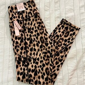 NWT Victoria's Secret High Rise 7/8 Inseam Animal Print Leggings Size 8